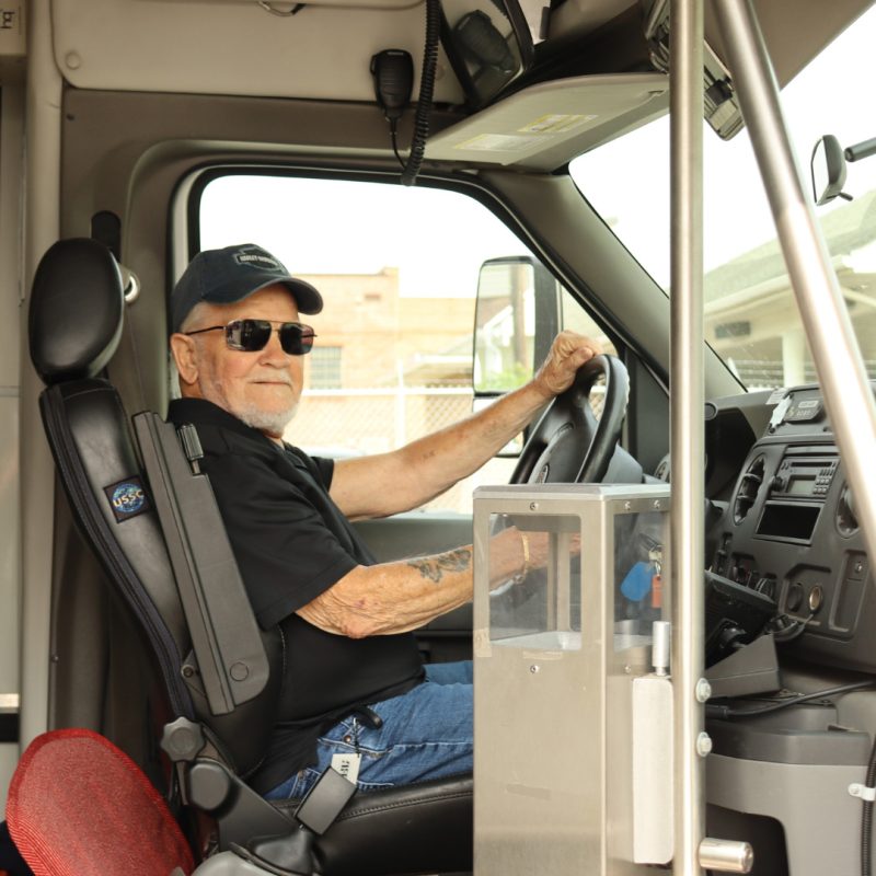 ट्रांजिट-ड्राइवर ट्रांजिट-ड्राइवर